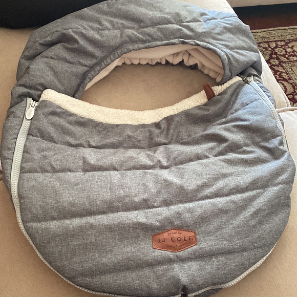 JJ Cole Car Seat Cover- hardly used, in box - Picture 2 of 2